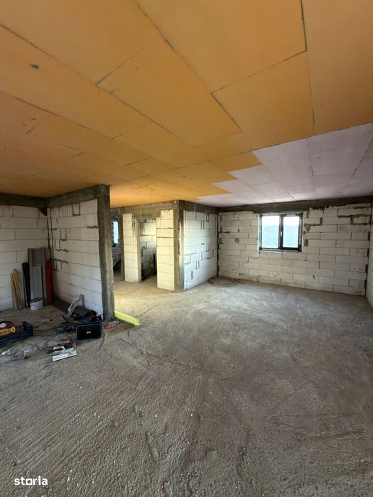 Casa noua cu etaj la Lebada