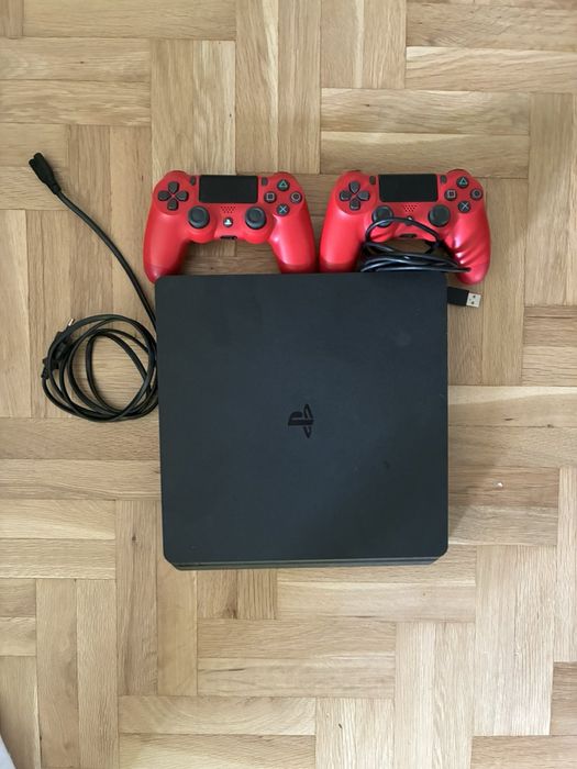 Sony playstation 4 Slim
