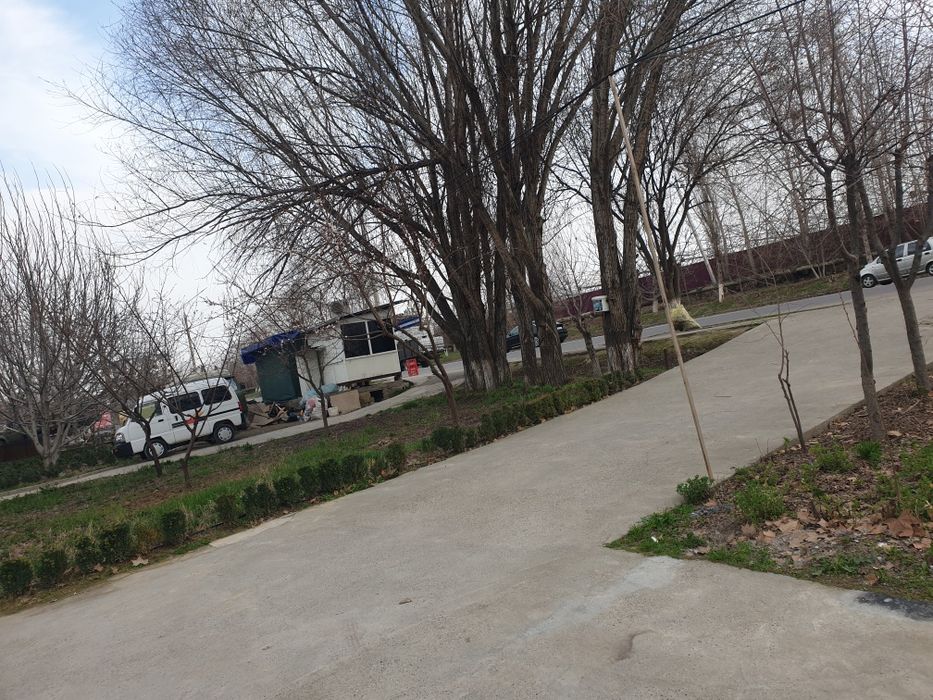 Nazarbe xarakatda yoli yuzida uy sotiladi 8 sotu