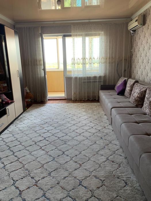 Продам б/у диван.