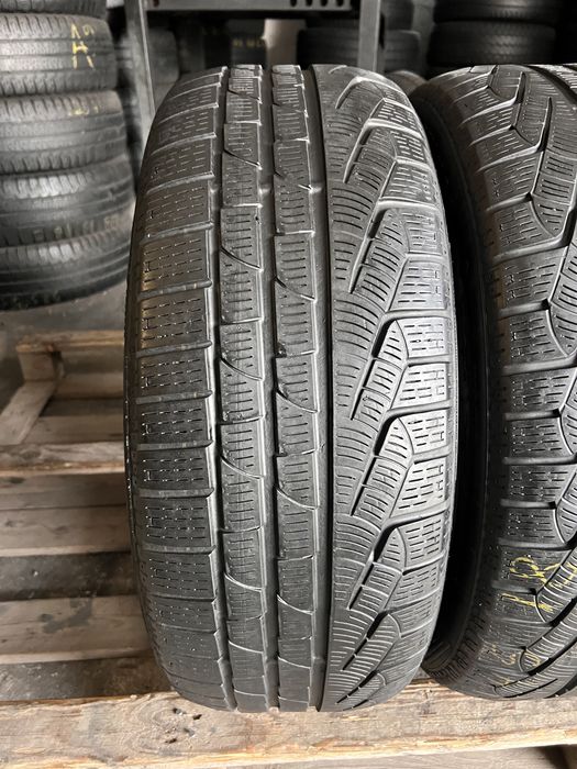 2 anvelope iarna 225/45/18 , Pirelli , RunFlat !
