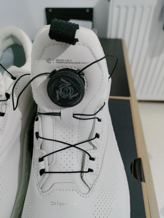 Model ECCO BIOM C5, alb, cu sistem BOA