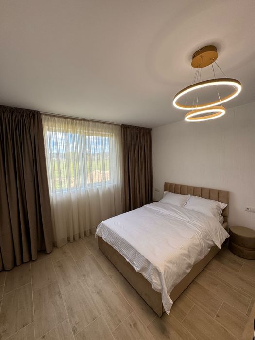 Cabana cu piscina interioara si exterior 38 persoane