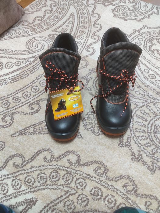 Ботинки рабочии й