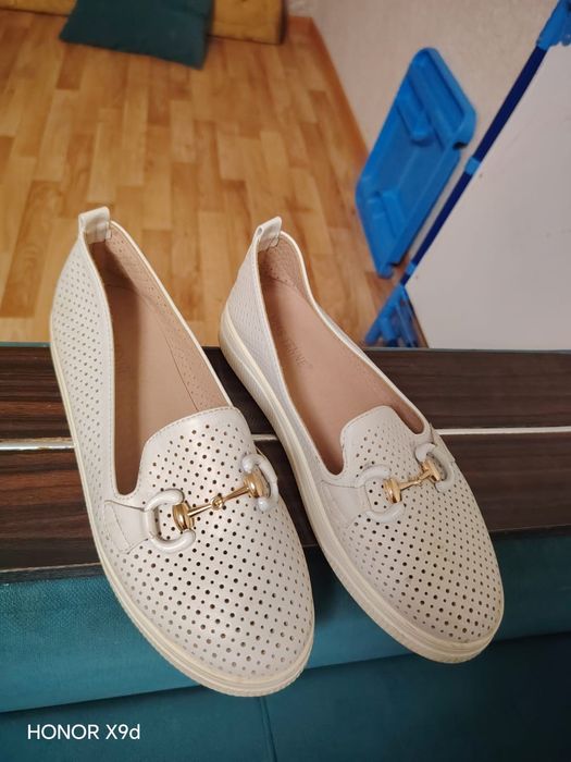 Продам вещи детские женские