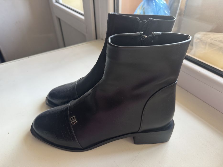 Продам новые осенние сапоги