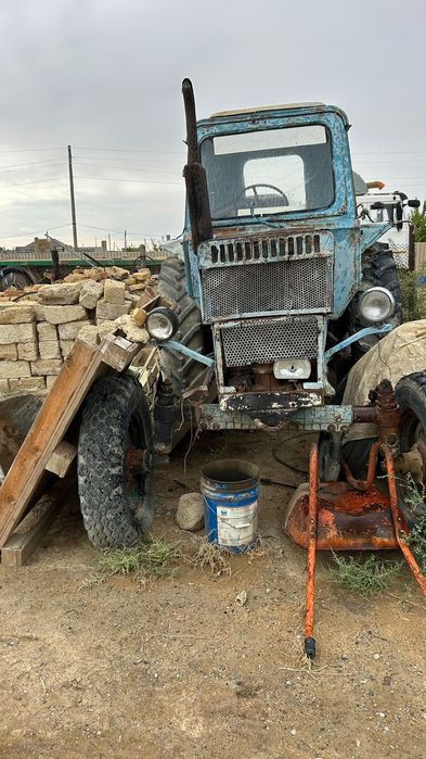 Трактор сатылады.