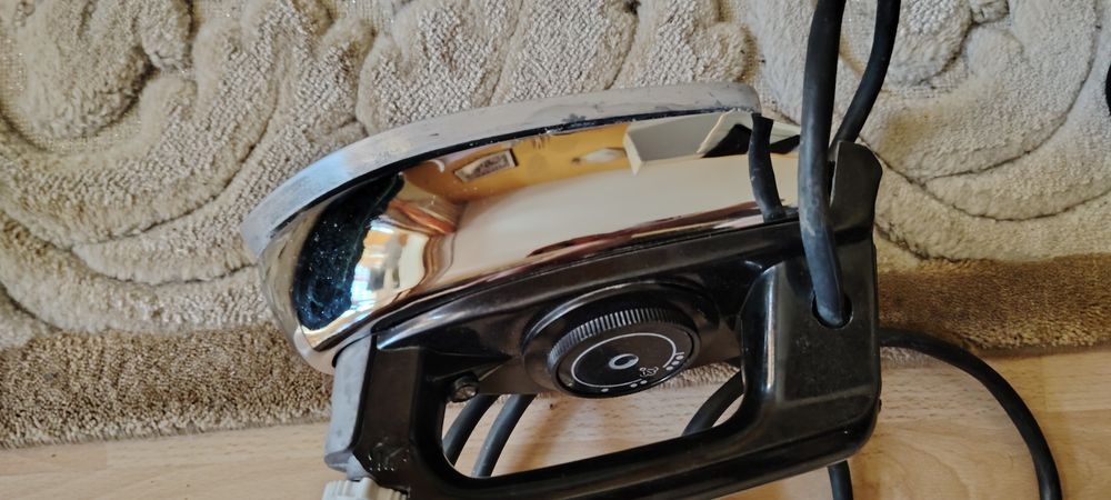 Парна ретро ютия