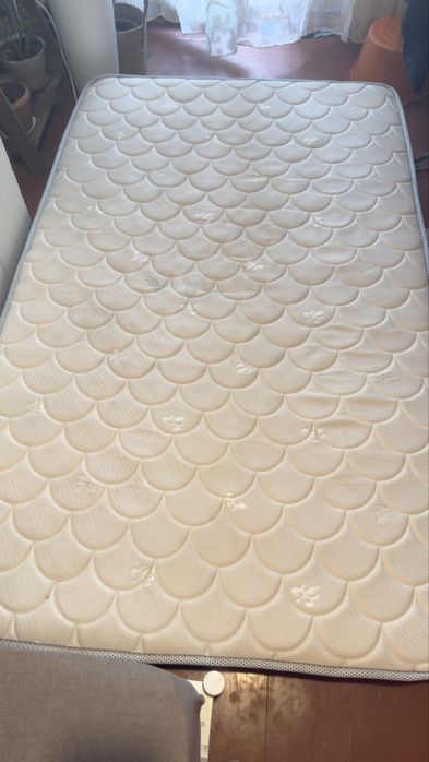 Продам матрас в хорошем состоянии