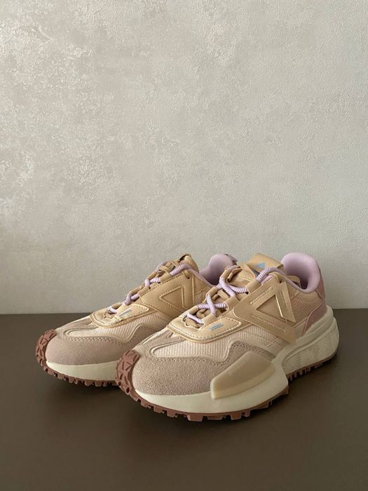 Кроссовки Peak женские