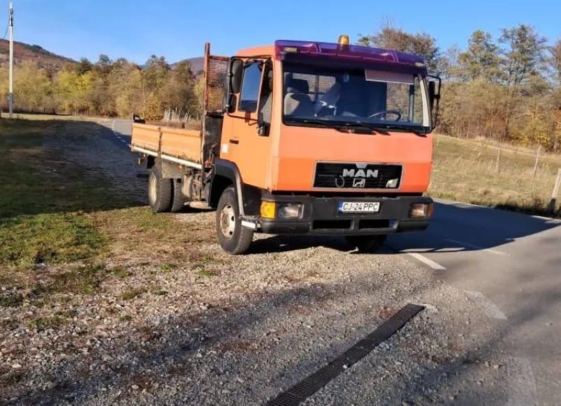 Transport moloz Debarasări demolări Evacuări deseu