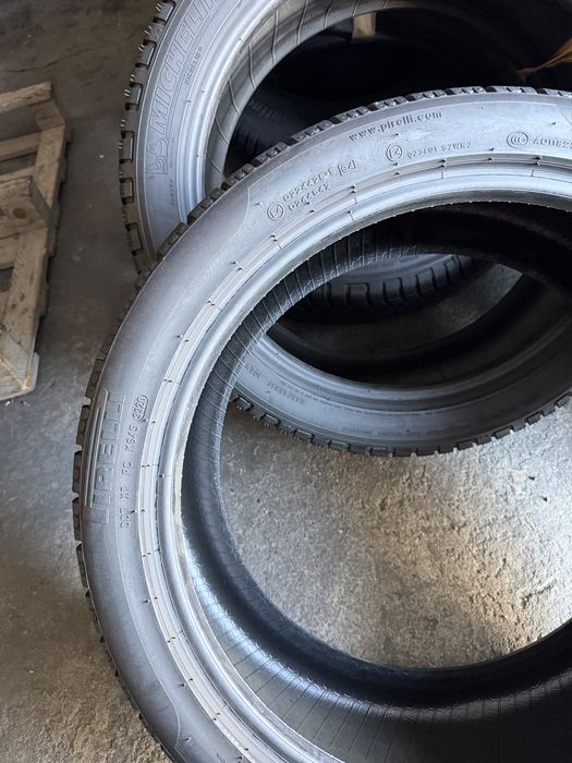 4 anvelope iarna ca NOI 235/40/19 , Pirelli , 8 mm !