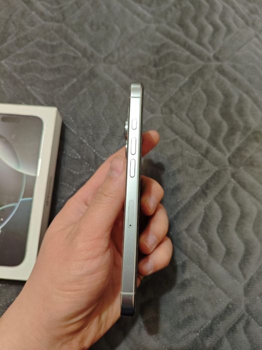 продам айфон 16 про