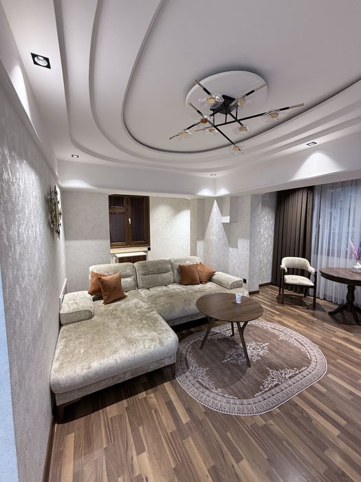 Продается 2/5/9 в центре.Цум