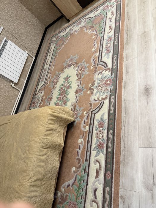 Продается ковер 2х4 м