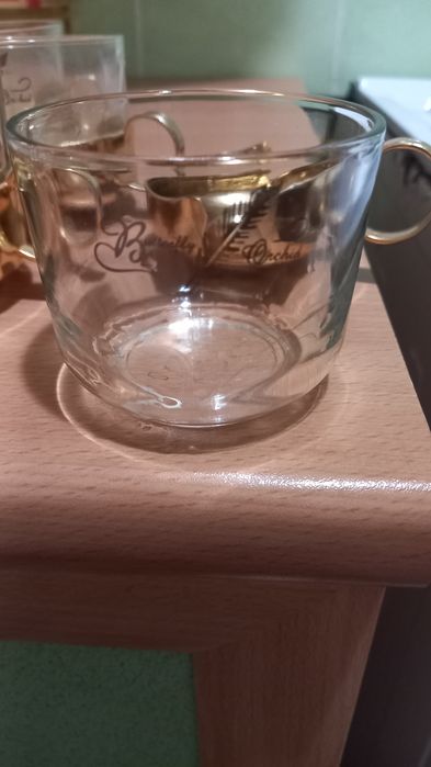 Продам чашки б/у.