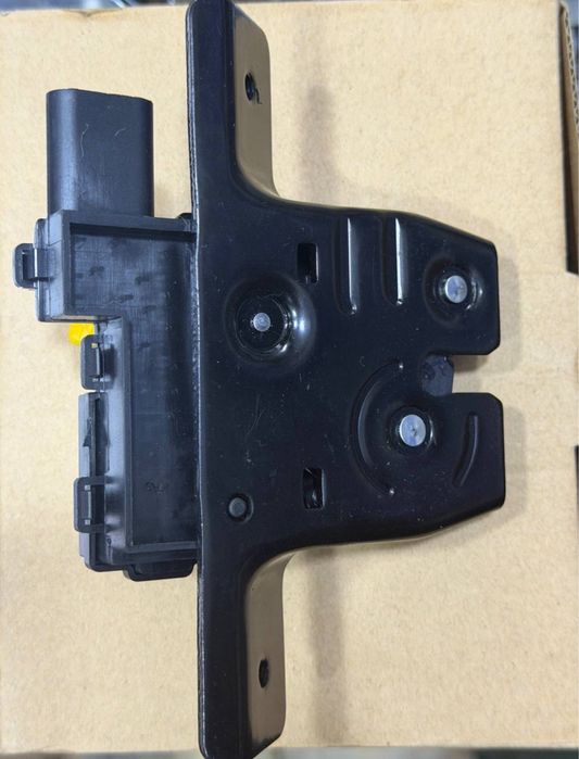 Замок багажника BYD YUAN UP