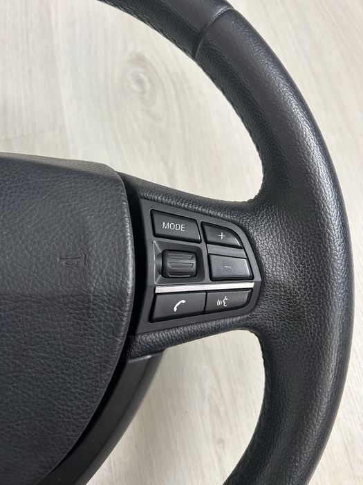 Volan BMW F10/F11 Stare impecabila