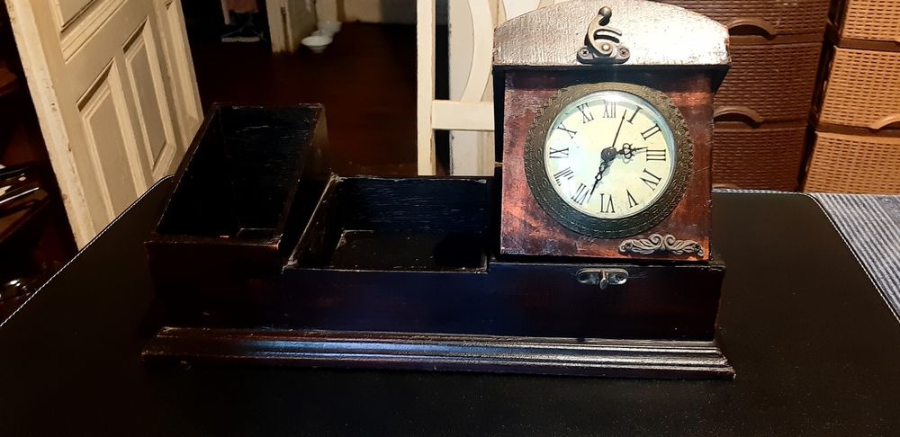 Стар дървен органайзер