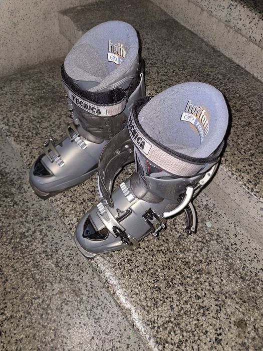 Ски обувки NORDIKA.. TECNICA и ръкавици