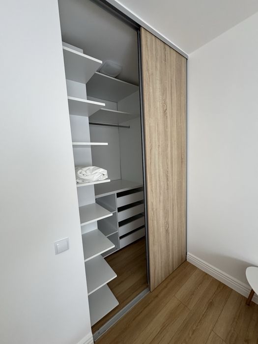 Inchiriez apartament Floresti