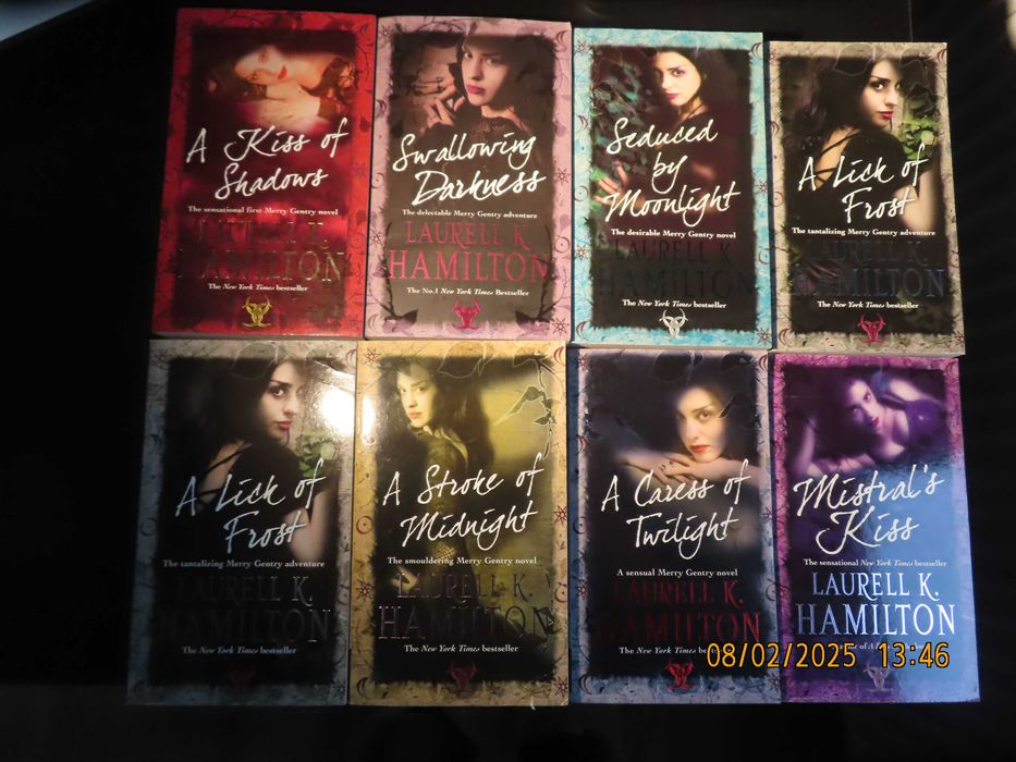 Carti vampiri Laurell K. Hamilton- vând/schimb