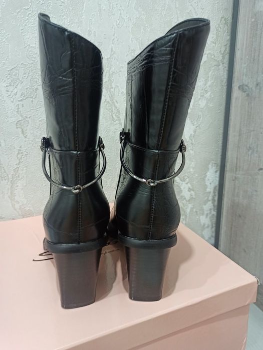 Продам обувь казачки