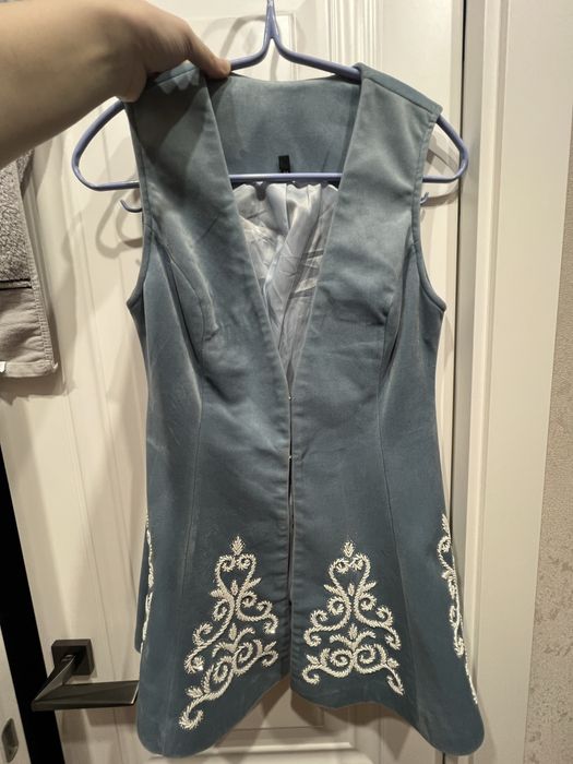 Красивый камзол на продажу