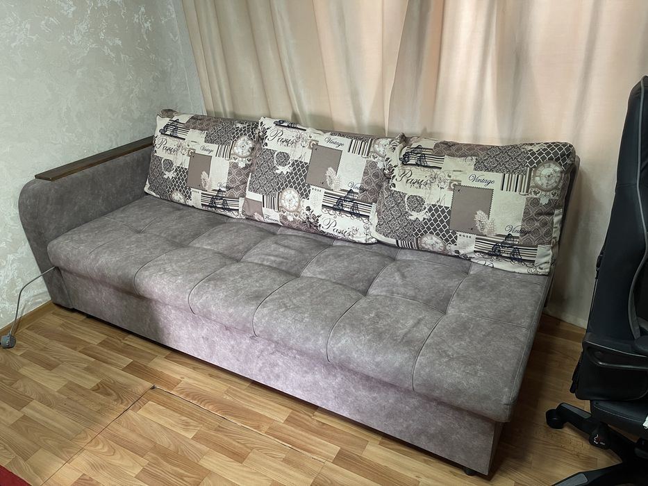 Продается диван в хорошем состоянии