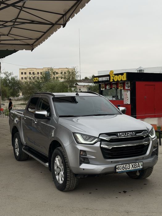 Isuzu D-Max 2023 pikap