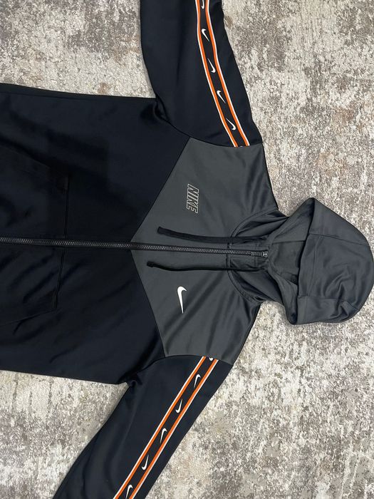 Nike горница    .