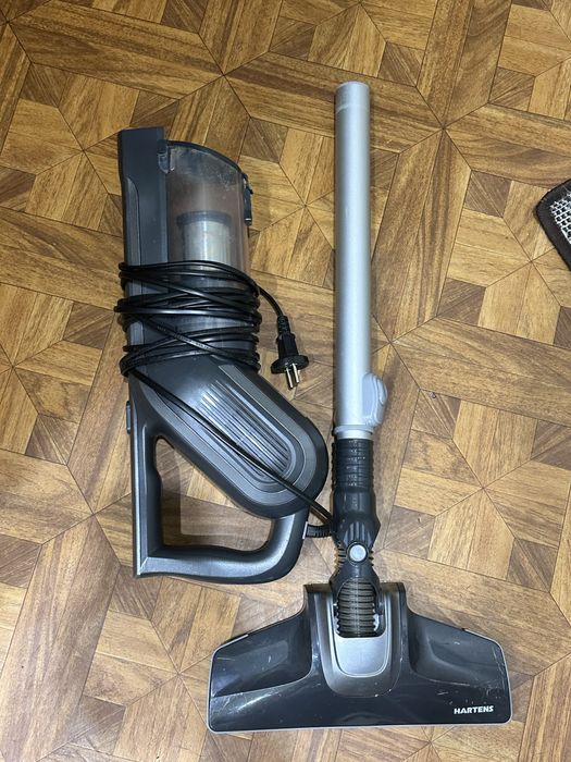 Пылесос вертикальный Hartens проводной