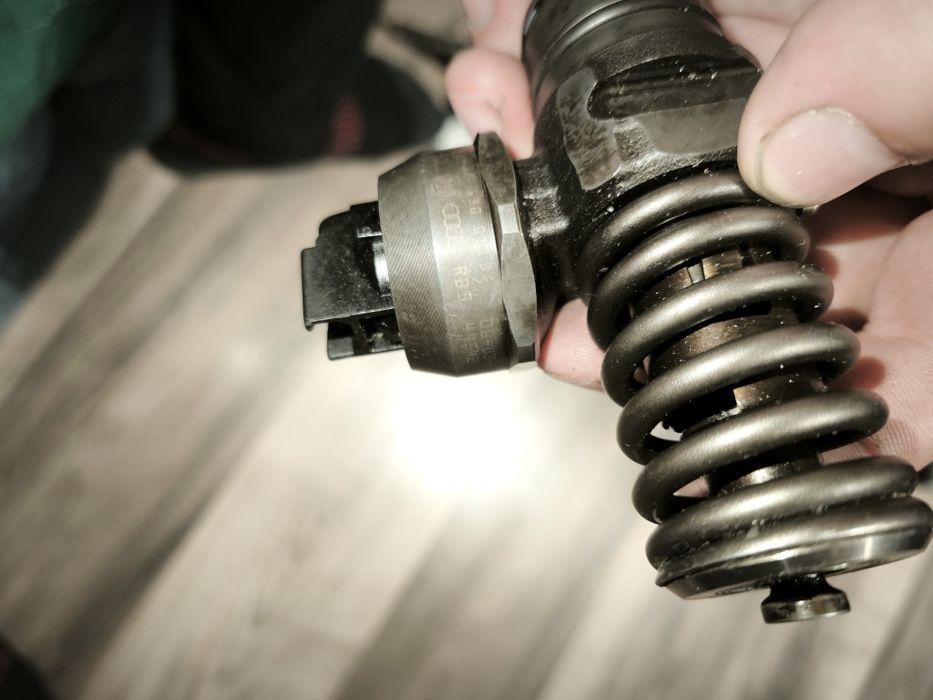 Injector Passat 2.0 tdi bmp