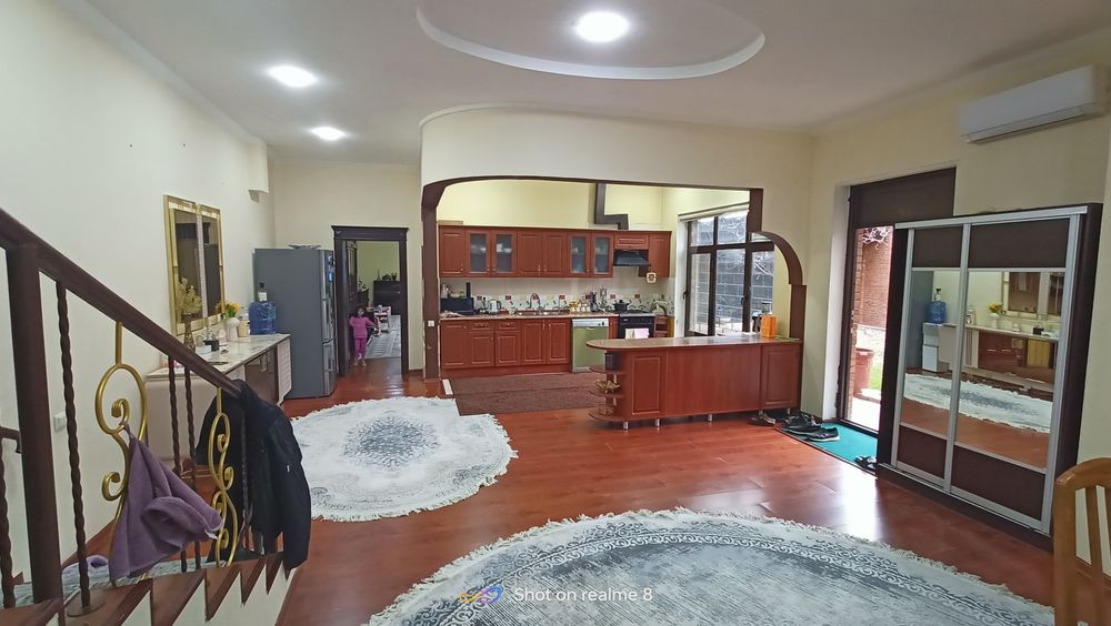 Шайхонтохур тумани Лабзакда ховли срочно сотилади