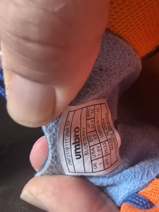 Продавам детски футболни обувки различни видове