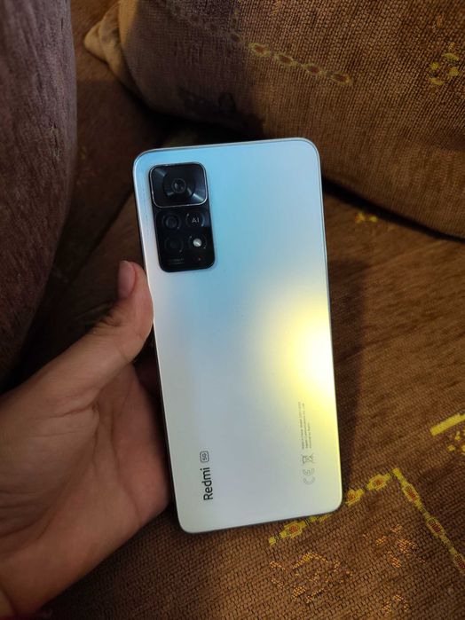 Продавам телефон Xiaomi redmi note 11 pro 5g