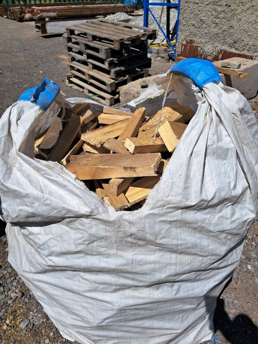 Дрова в бигбегах по 1 кубу