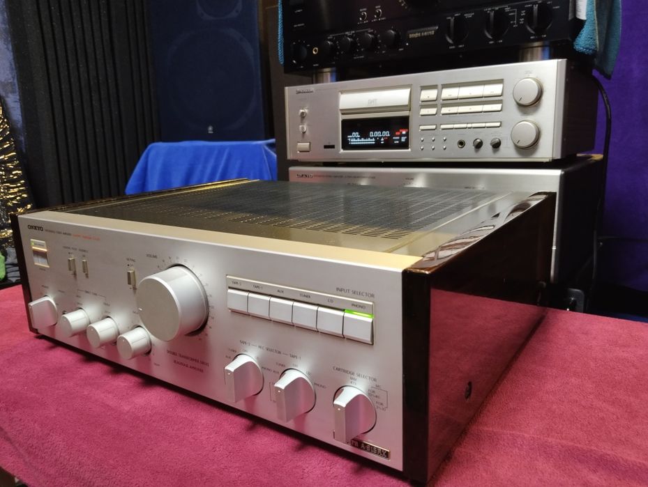 ONKYO Integra A-815RX