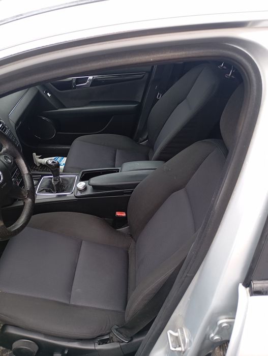 Vând Mercedes c class