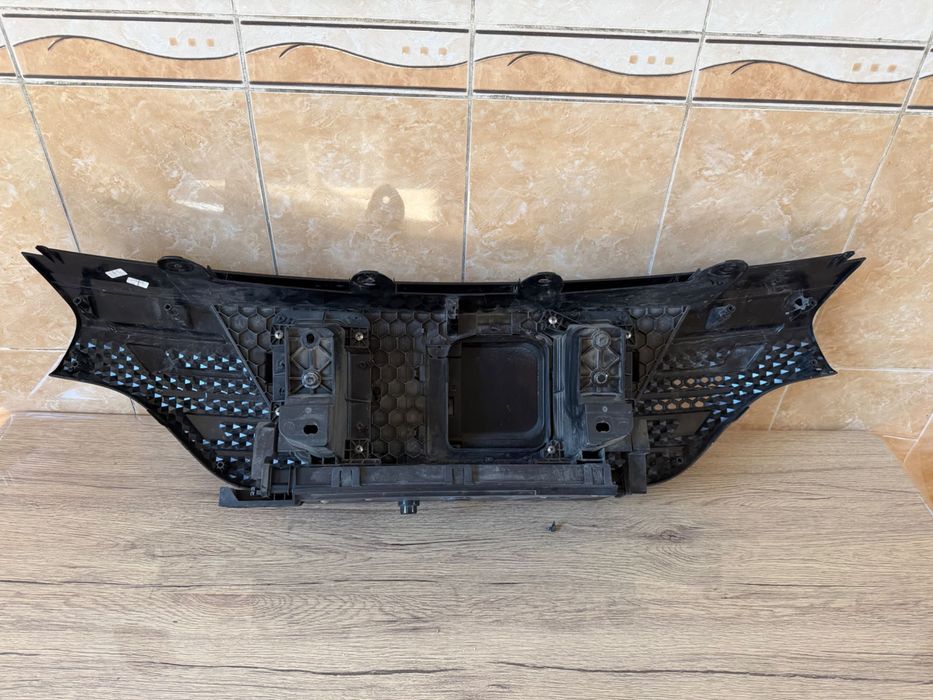 Grila bara fata radiator Dacia Spring originala ca noua - Cod OE 623105273R