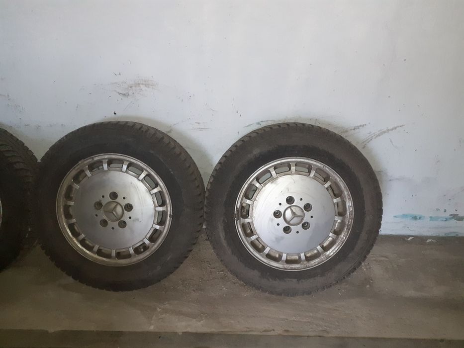 Продам 2 комплекта шин