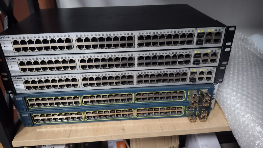 Серверный шкаф и коммутатор