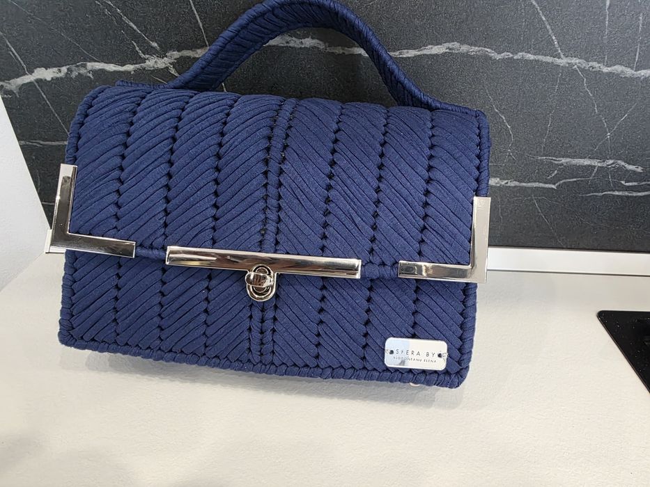 Vand gentute hand-made