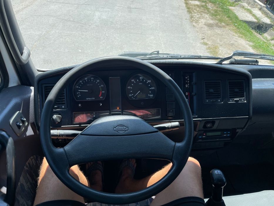 Nissan Atleon Basculabil si Macara