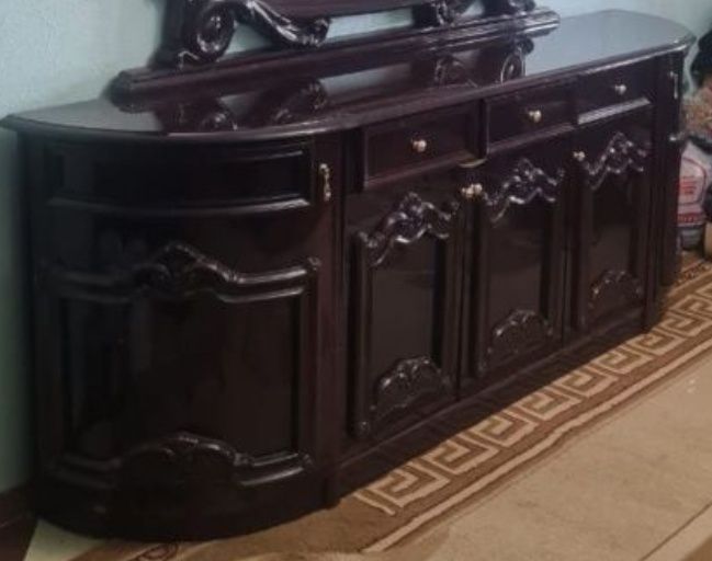 Комод шикарный срочно продам