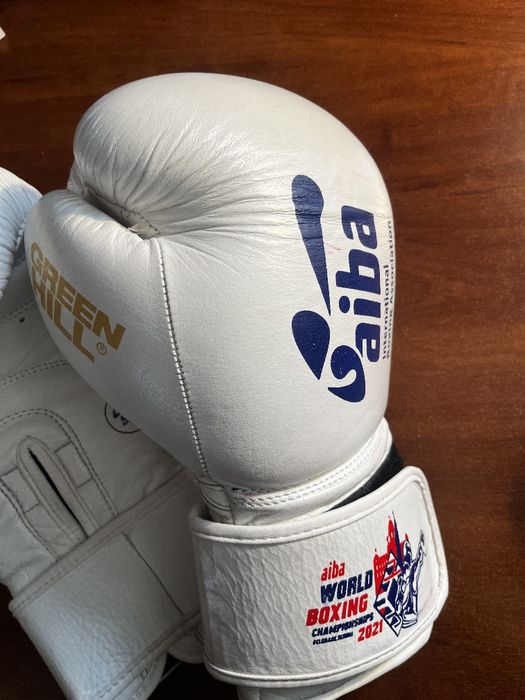 Боксерские перчатки aiba