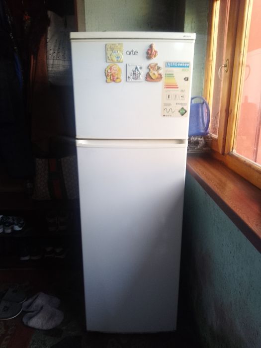 Холодильник Артель б/у