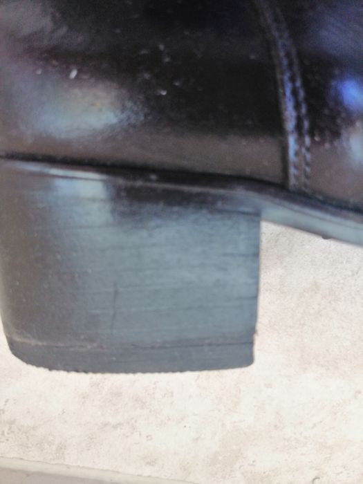 Дамски кожени ботуши