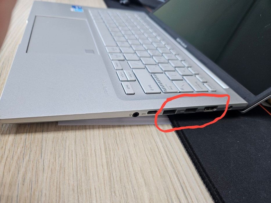 ASUS Vivobook 14X OLED X1403Z