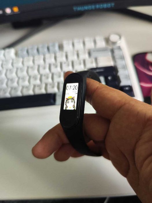 Продам Mi Band 4 оригинальный